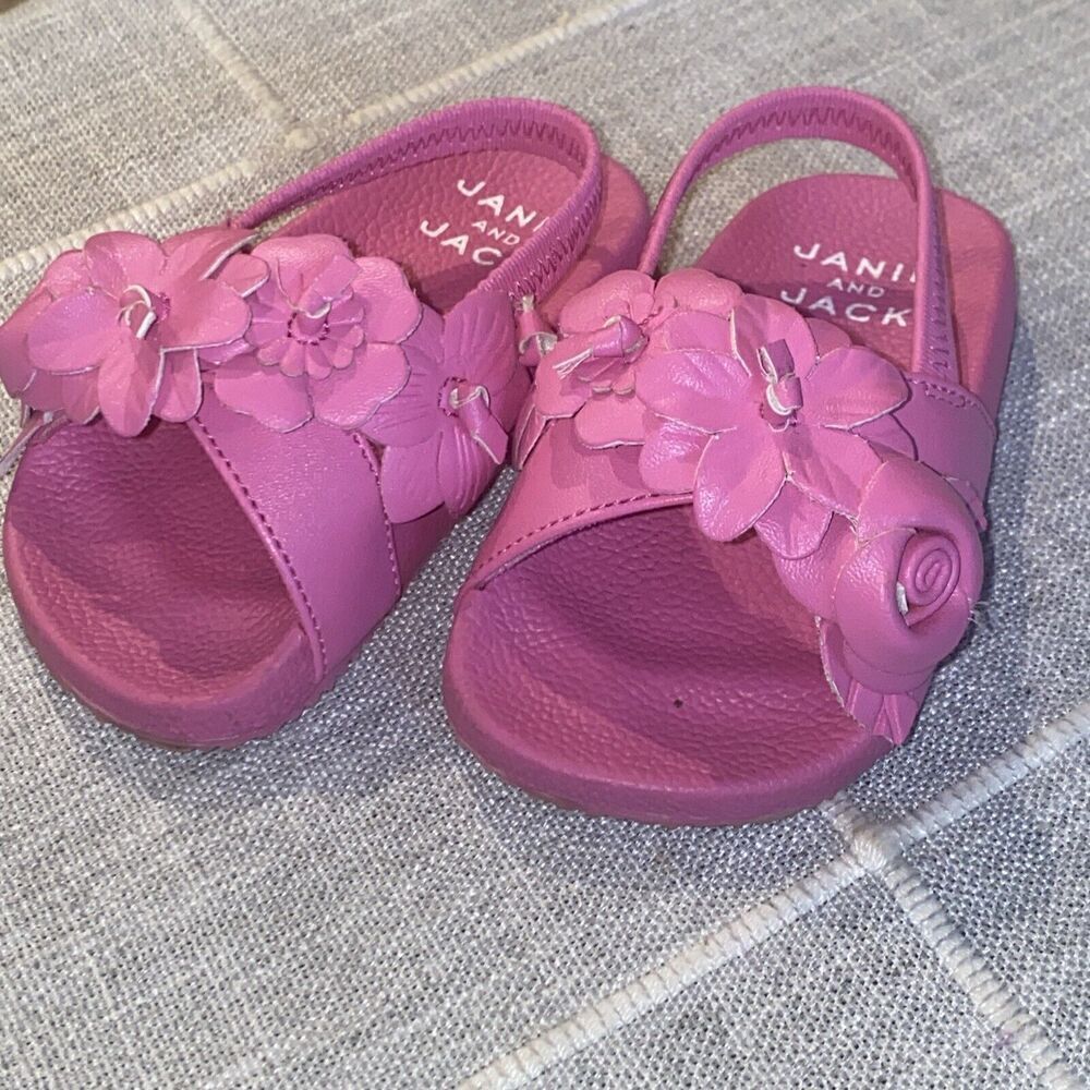 JANIE AND JACK pink Flower leather Sandals Size 4
